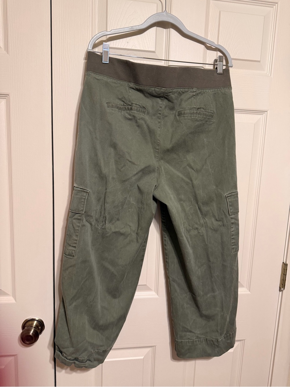 Chico's size 2 Large Olive Green Capri Jeans with Cargo pockets.